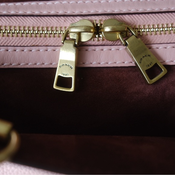 Coach Rogue 30 - Picture 7 of 16